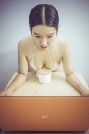妈妈的朋友xxx_1080在线播放
